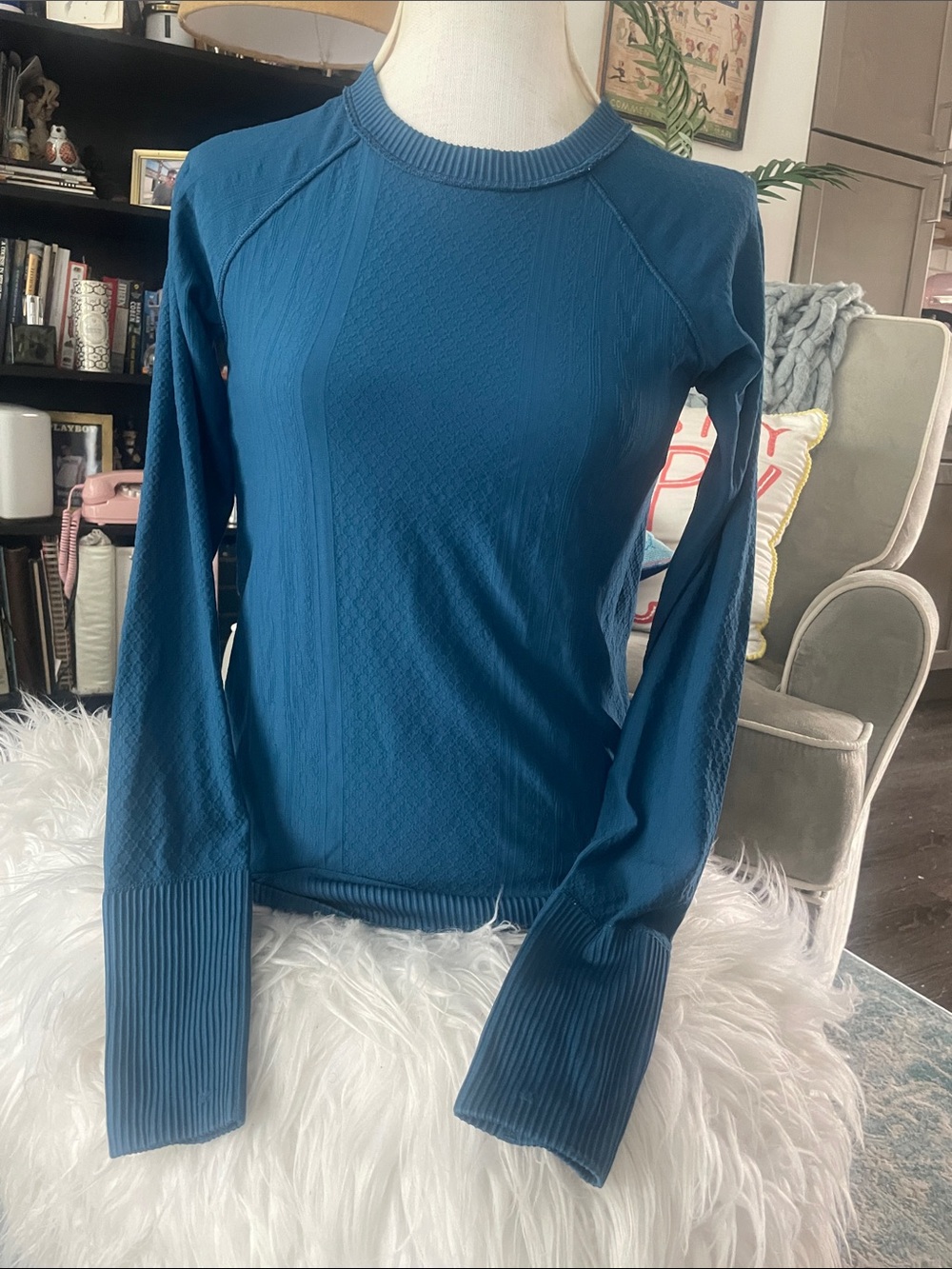 Lululemon rest less sz sm